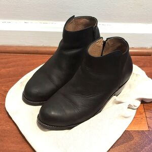 Adelnate Black Grenada bootie 7.5 C